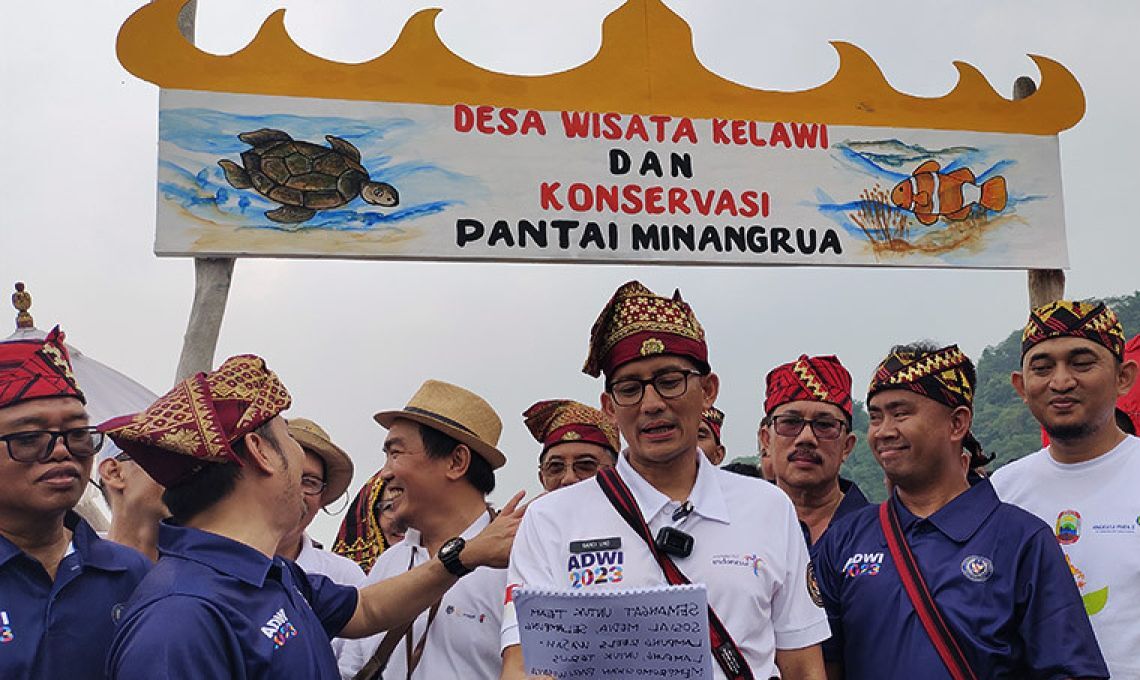 Menteri Pariwisata Dan Ekonomi Kreatif Menobatkan Desa Kelawi, Lampung Sebagai Desa Wisata Terbaik.