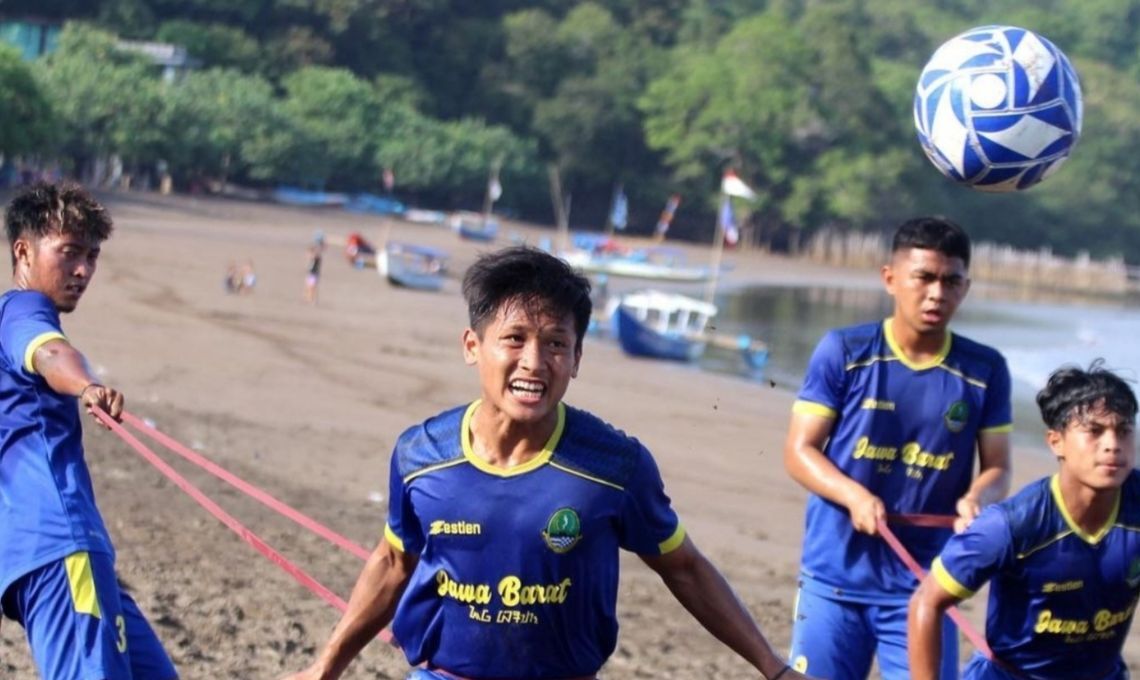 Tim Sepak Bola Jawa Barat Mencari Tempat Latihan Aklimatisasi Di Dataran Tinggi Menjelang PON.